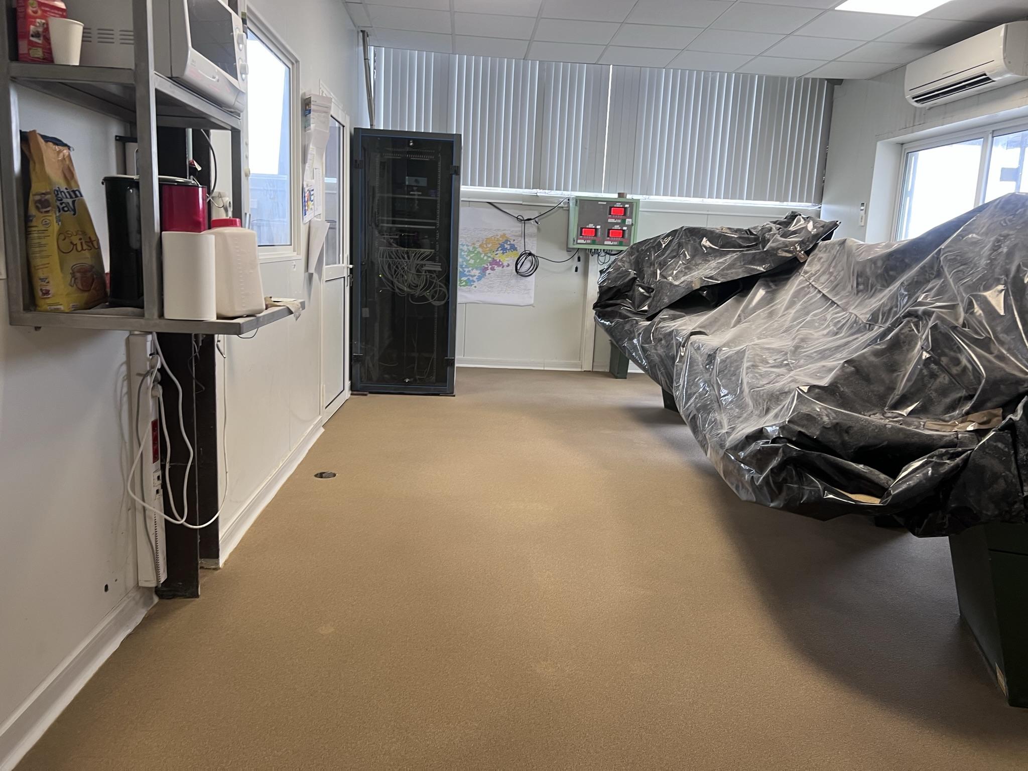 Couche de masse salle de contrôle